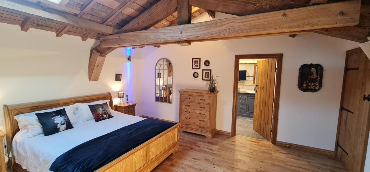 Dom Peyreton Prestige Cottages Set In A Charming Wine Property Villegouge Eksteriør billede