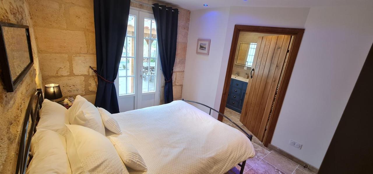 Dom Peyreton Prestige Cottages Set In A Charming Wine Property Villegouge Eksteriør billede