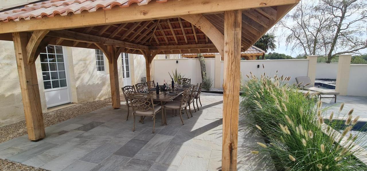 Dom Peyreton Prestige Cottages Set In A Charming Wine Property Villegouge Eksteriør billede