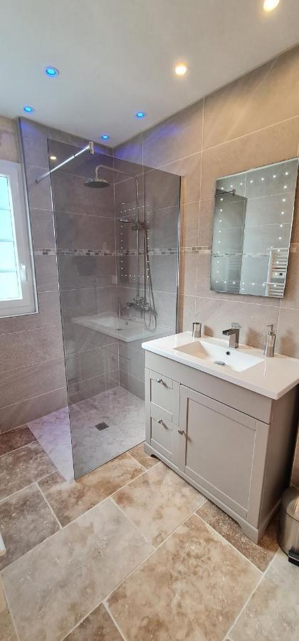 Dom Peyreton Prestige Cottages Set In A Charming Wine Property Villegouge Eksteriør billede
