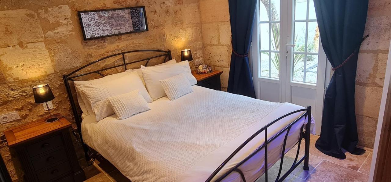 Dom Peyreton Prestige Cottages Set In A Charming Wine Property Villegouge Eksteriør billede