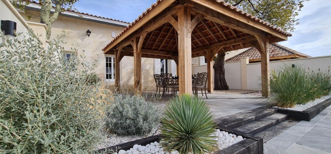 Dom Peyreton Prestige Cottages Set In A Charming Wine Property Villegouge Eksteriør billede