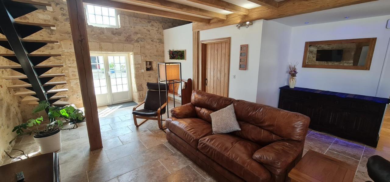 Dom Peyreton Prestige Cottages Set In A Charming Wine Property Villegouge Eksteriør billede