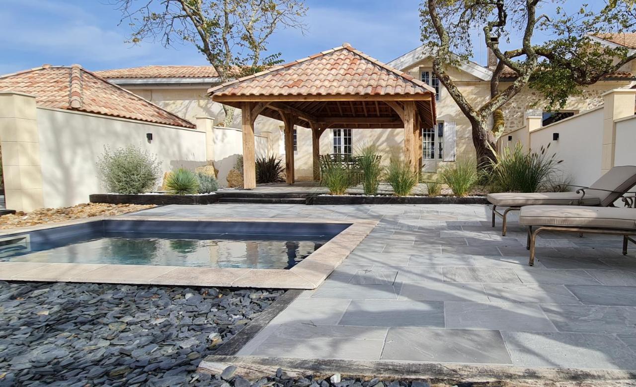 Dom Peyreton Prestige Cottages Set In A Charming Wine Property Villegouge Eksteriør billede