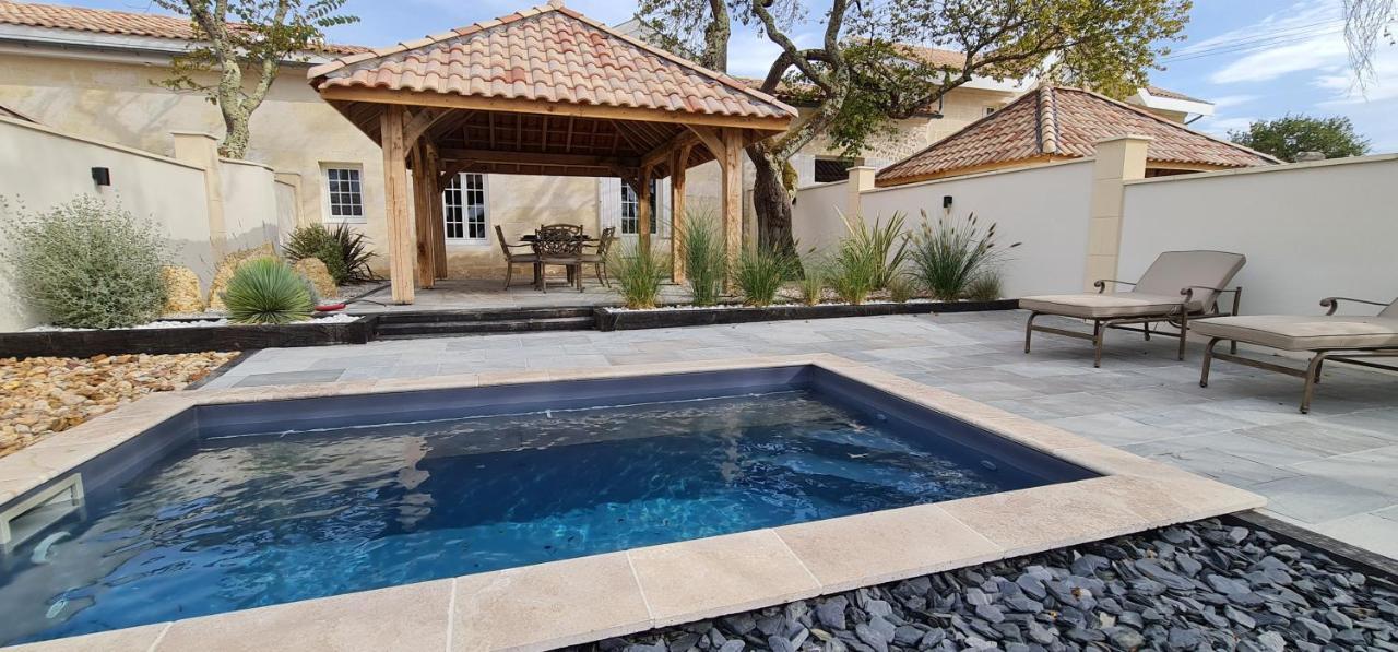 Dom Peyreton Prestige Cottages Set In A Charming Wine Property Villegouge Eksteriør billede