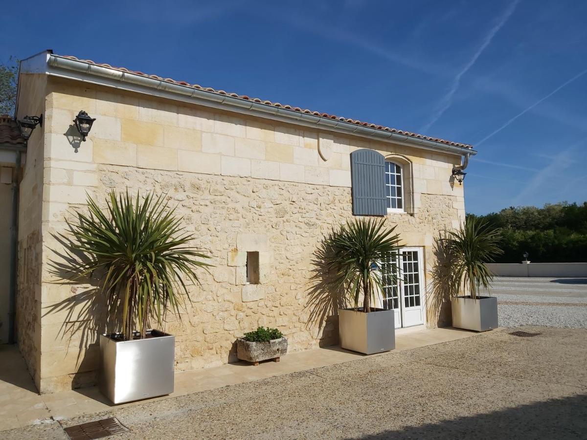 Dom Peyreton Prestige Cottages Set In A Charming Wine Property Villegouge Eksteriør billede